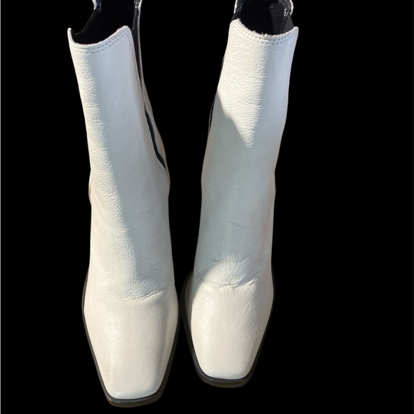 Marc Fisher Cream Heeled Boots Women’s size 5M - Picture 2 of 4